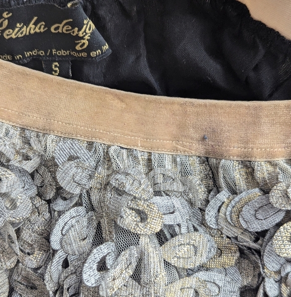 Geisha Designs Silver Sequin Feathered Mini Skirt Party Cocktail Holiday S - Picture 6 of 9